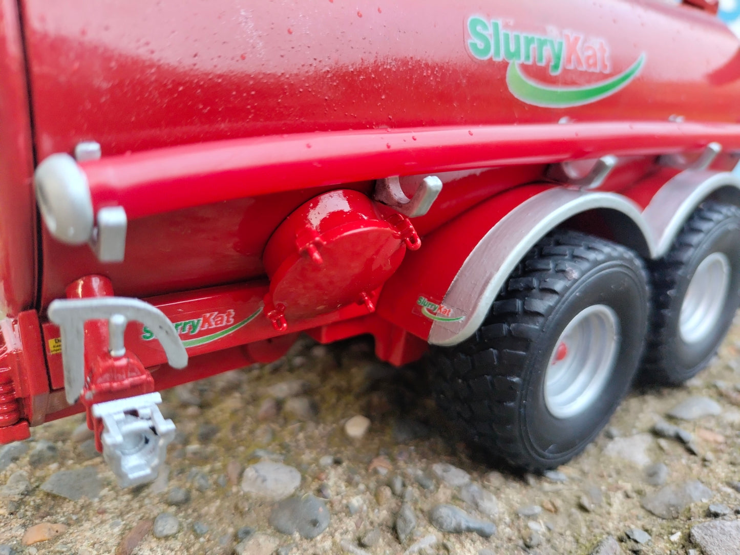 1:32 SlurryKat Tandem Axle 3500G Slurry Tanker Model Kit