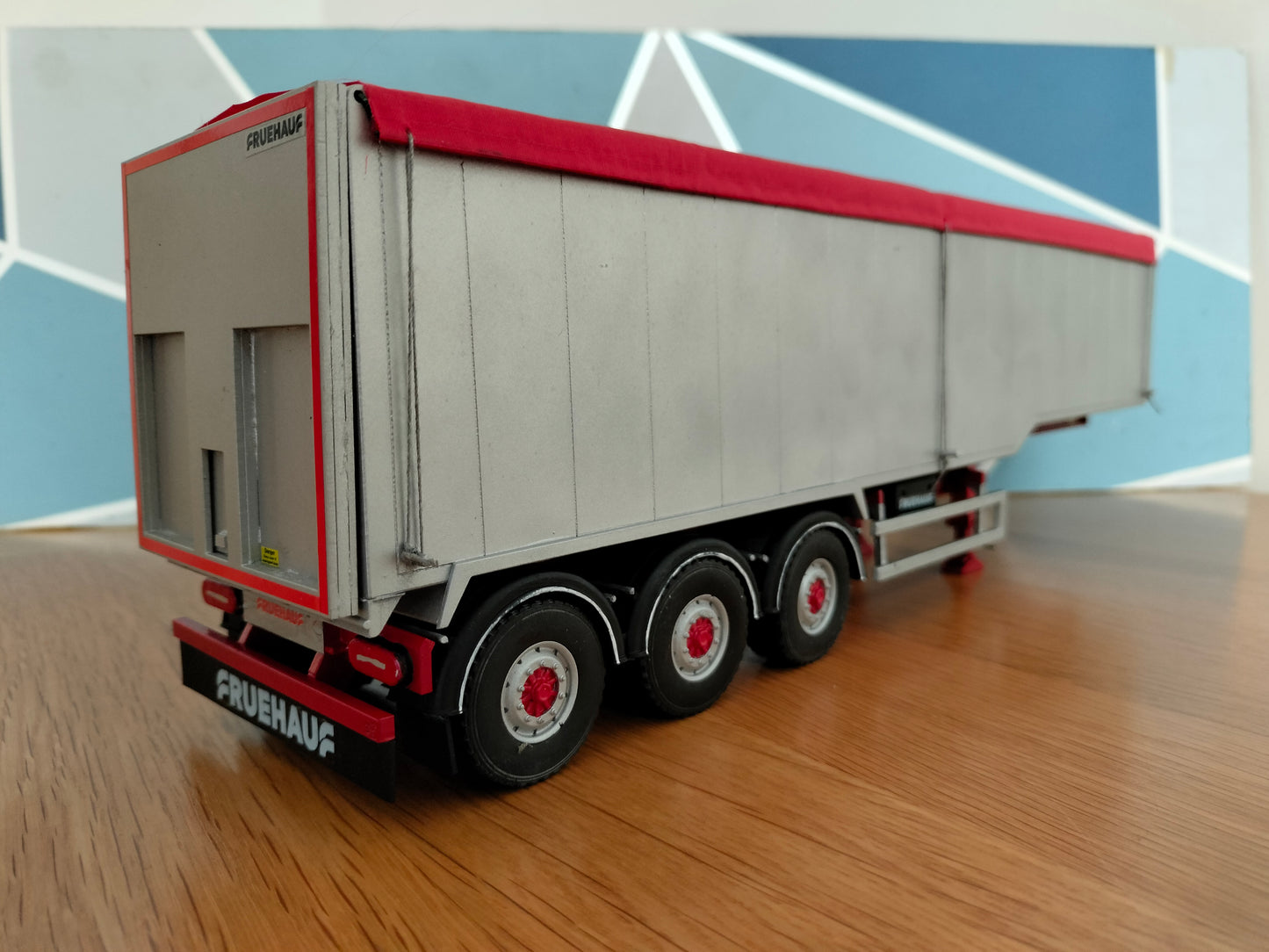 1:32 Fruehauf Bulk Tipping Trailer Bulker Tri Axle Model Kit