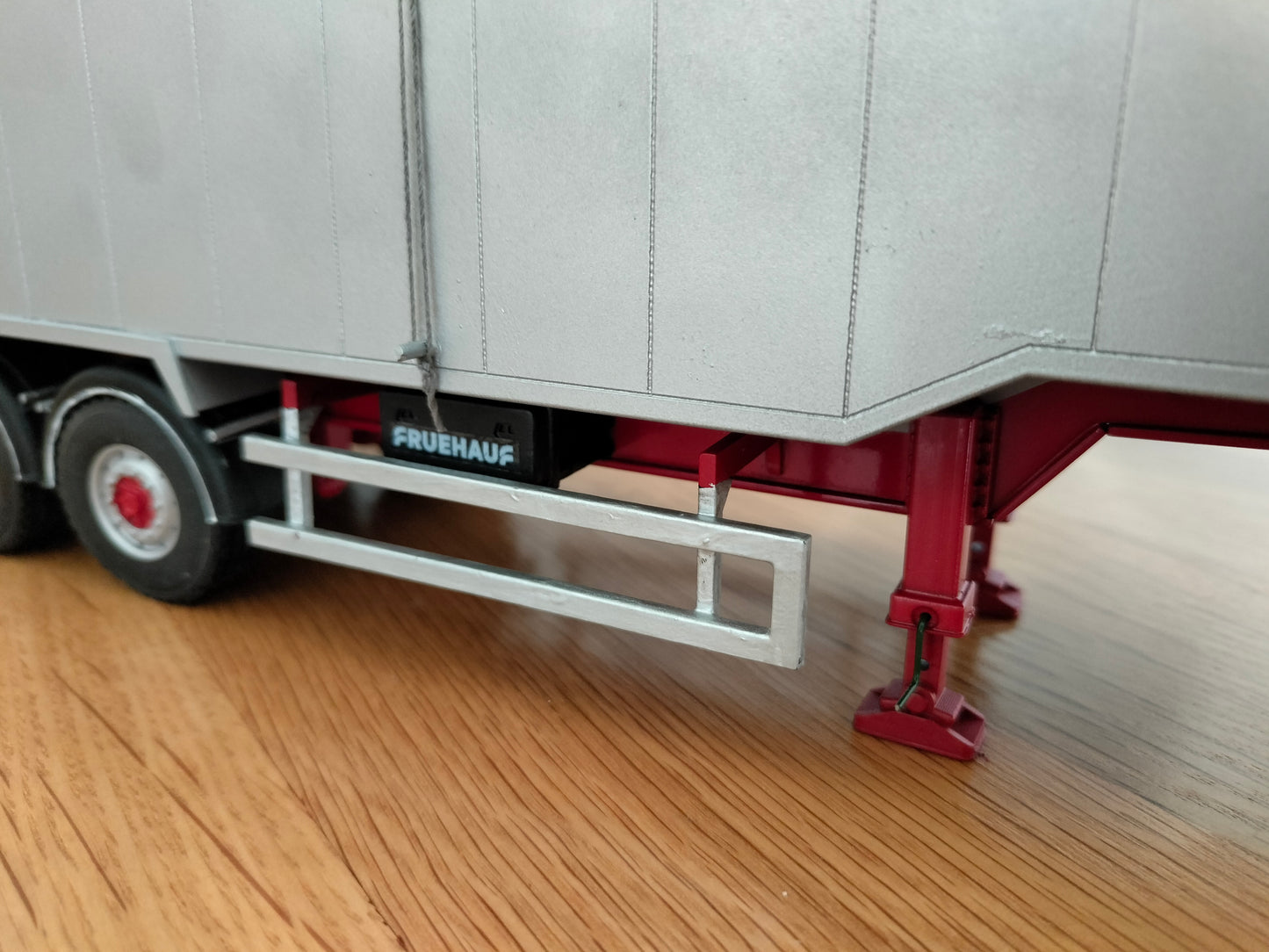 1:32 Fruehauf Bulk Tipping Trailer Bulker Tri Axle Model Kit