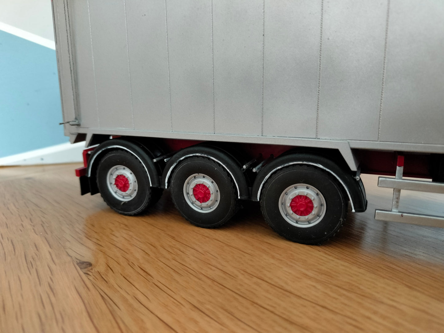 1:32 Fruehauf Bulk Tipping Trailer Bulker Tri Axle Model Kit