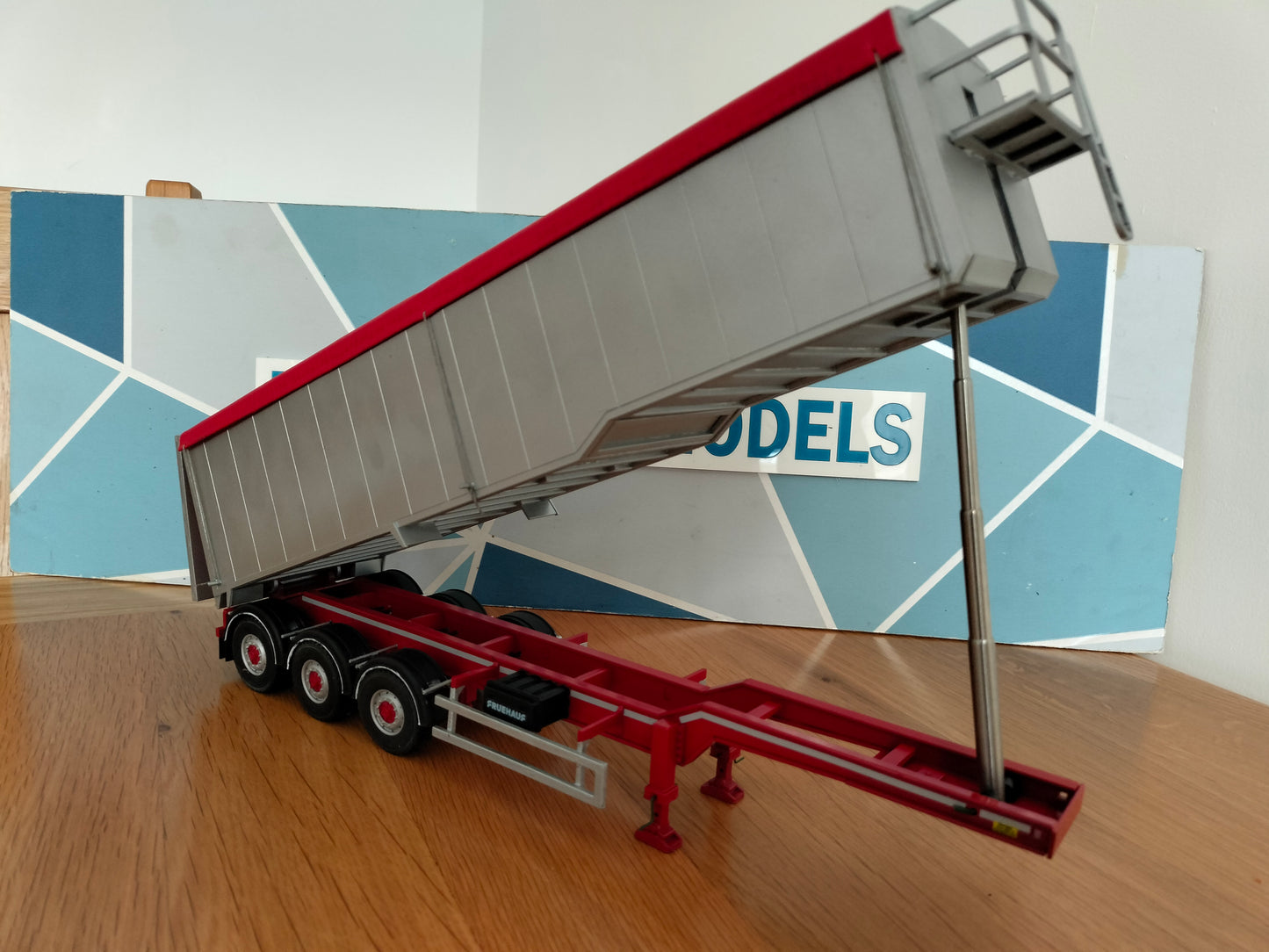 1:32 Fruehauf Bulk Tipping Trailer Bulker Tri Axle Model Kit