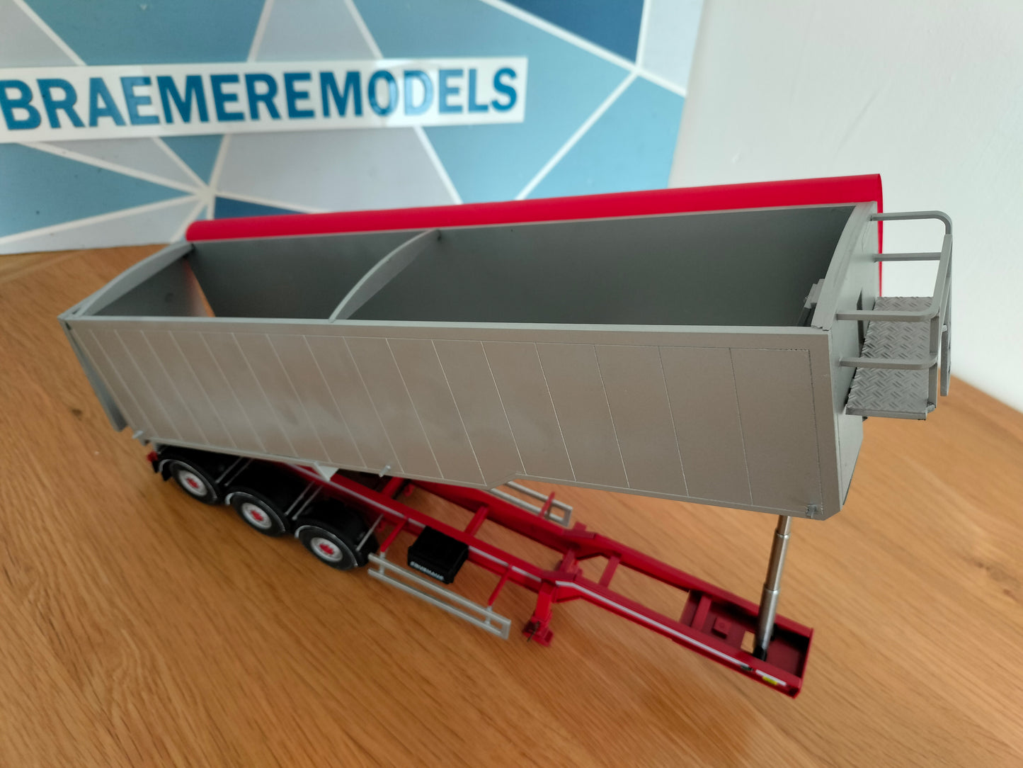 1:32 Fruehauf Bulk Tipping Trailer Bulker Tri Axle Model Kit