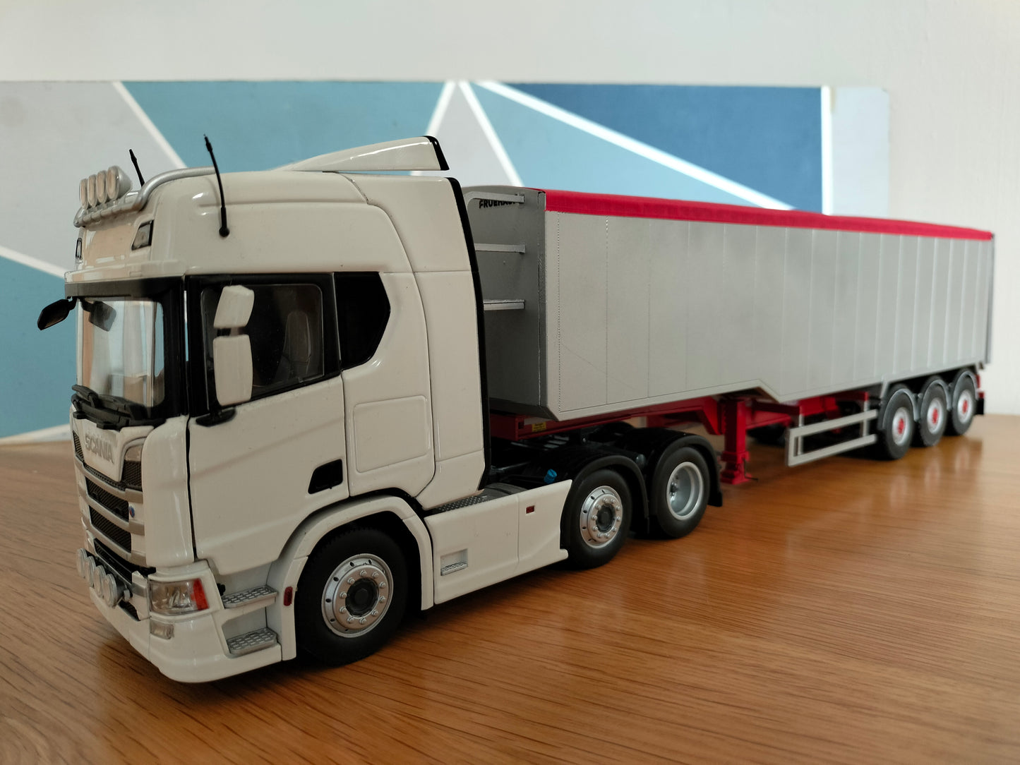 1:32 Fruehauf Bulk Tipping Trailer Bulker Tri Axle Model Kit