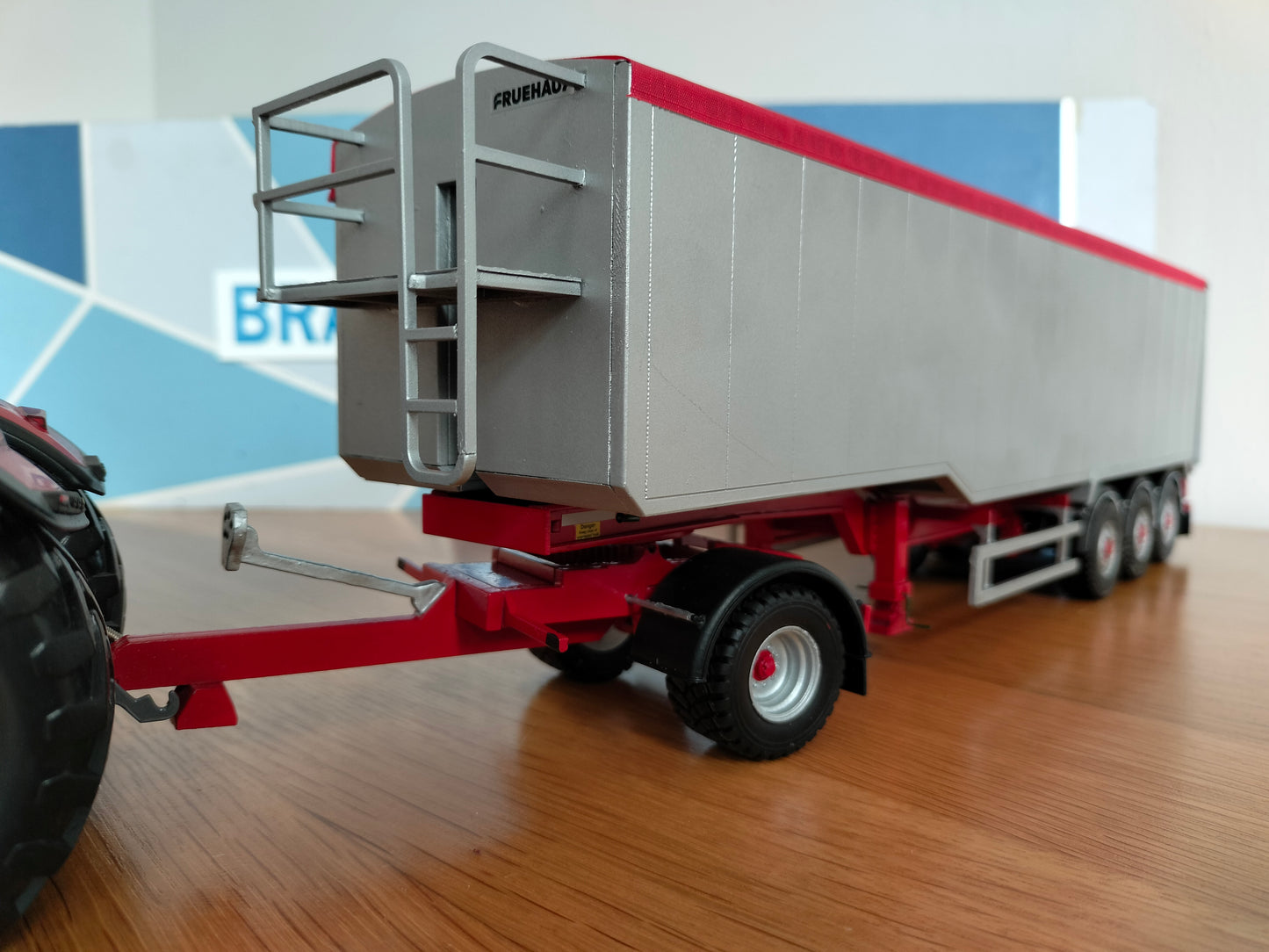 1:32 Fruehauf Bulk Tipping Trailer Bulker Tri Axle Model Kit