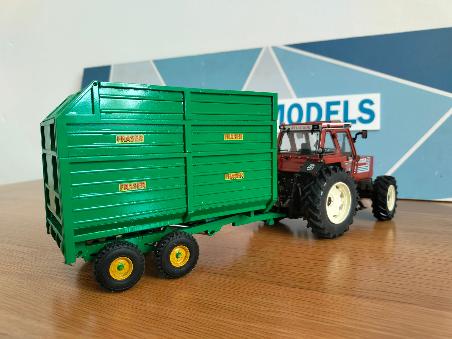 1:32 Fraser 10 Ton Grain/Silage Trailer Model Kit