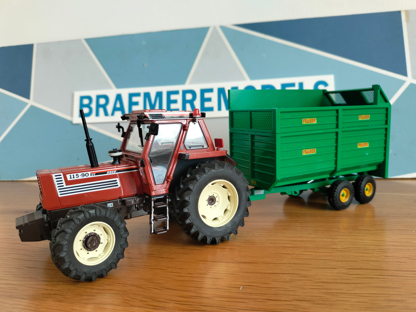 1:32 Fraser 10 Ton Grain/Silage Trailer Model Kit