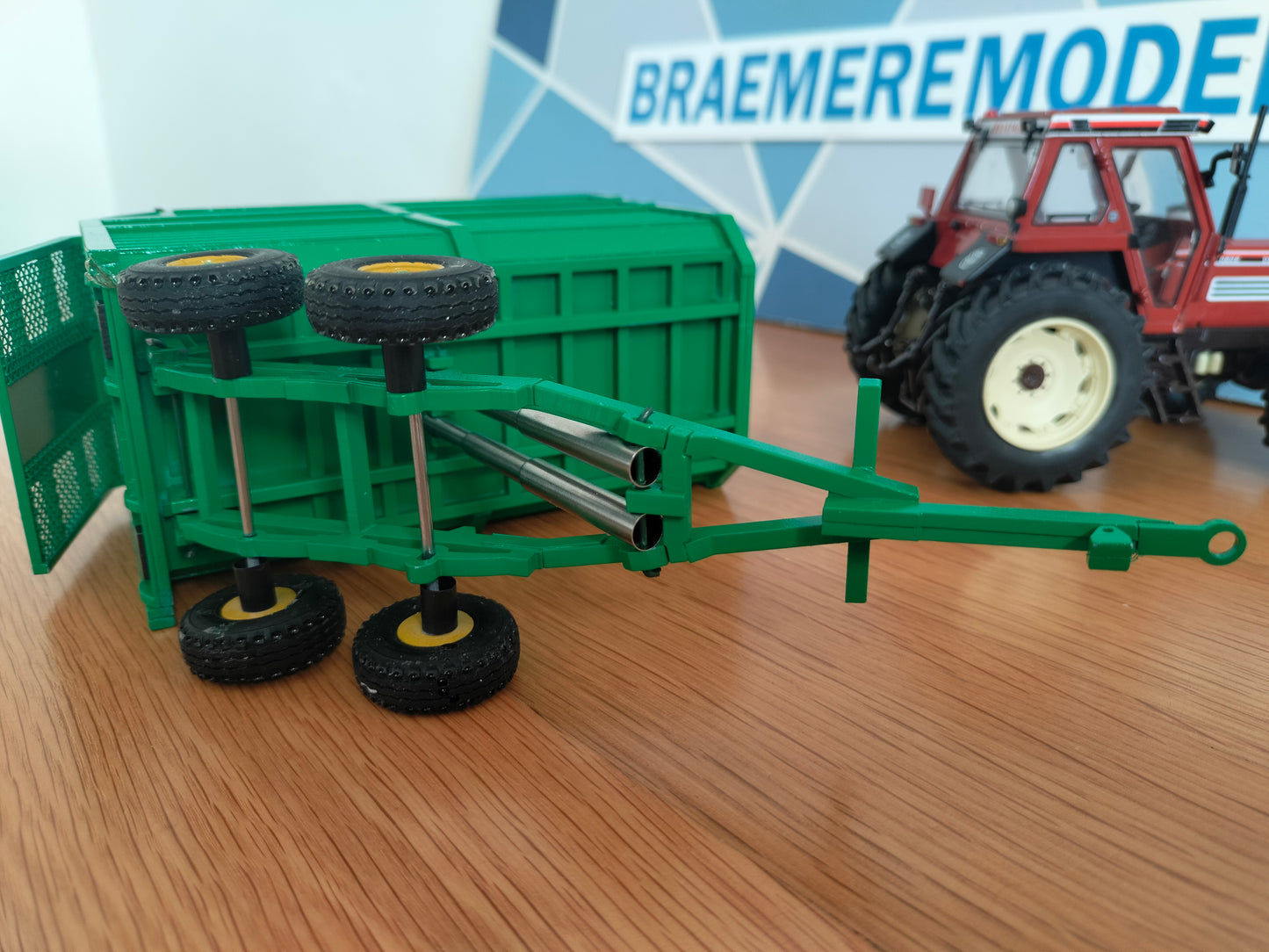 1:32 Fraser 10 Ton Grain/Silage Trailer Model Kit