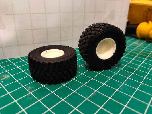 Wheels - 38mm Floatation Tyres - 1:32 Scale 560/60R22.5