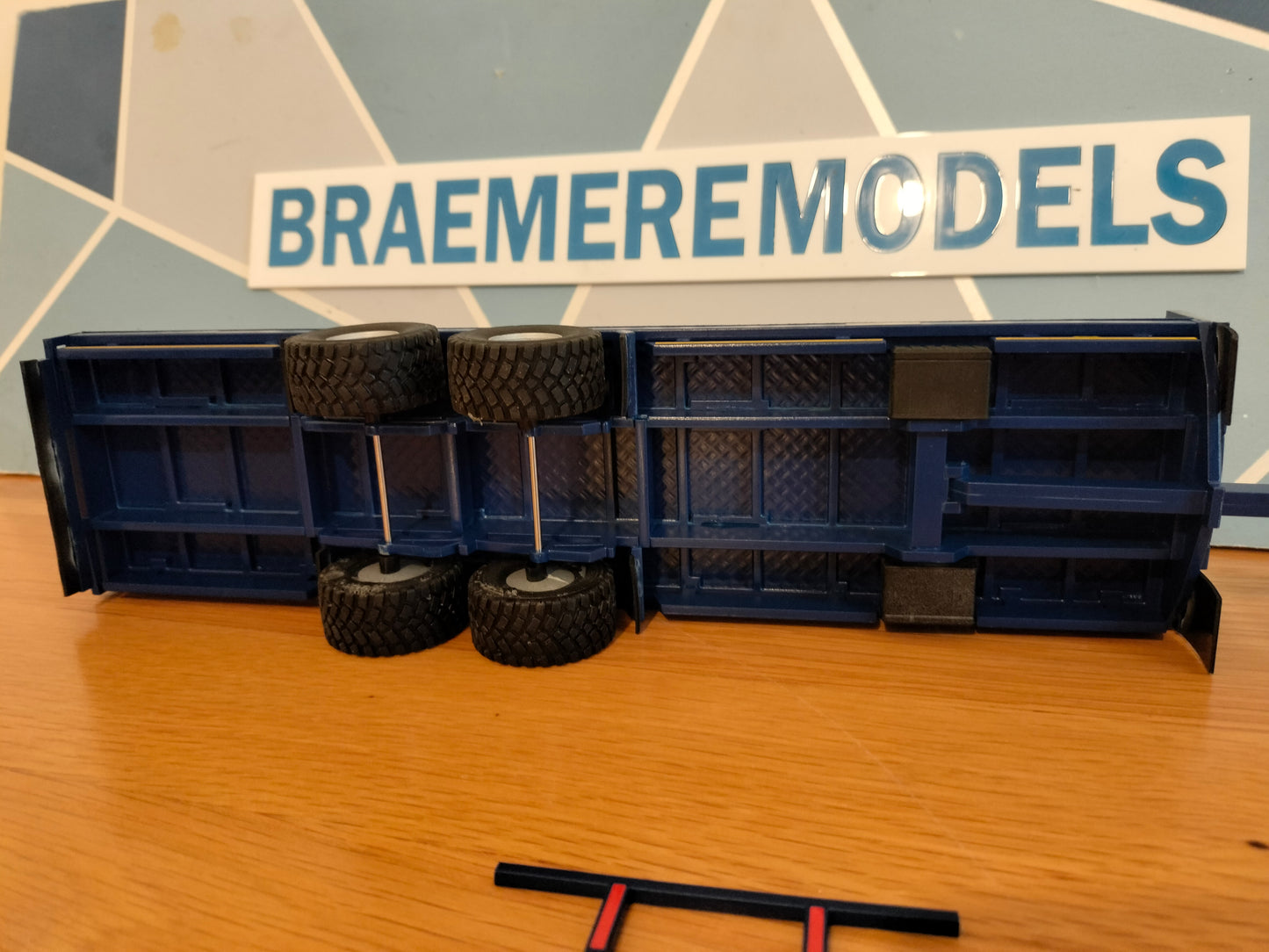 1:32 Broughan 32ft Bale Trailer Model Kit