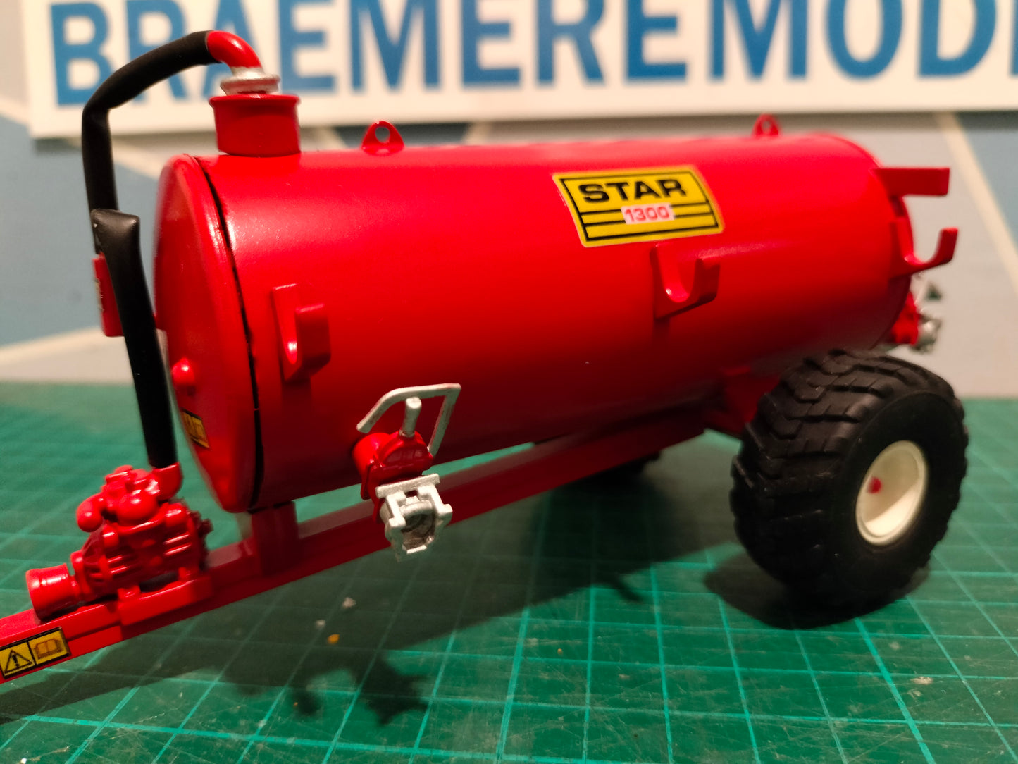 1:32 Star 1300G Slurry Tanker Model Kit