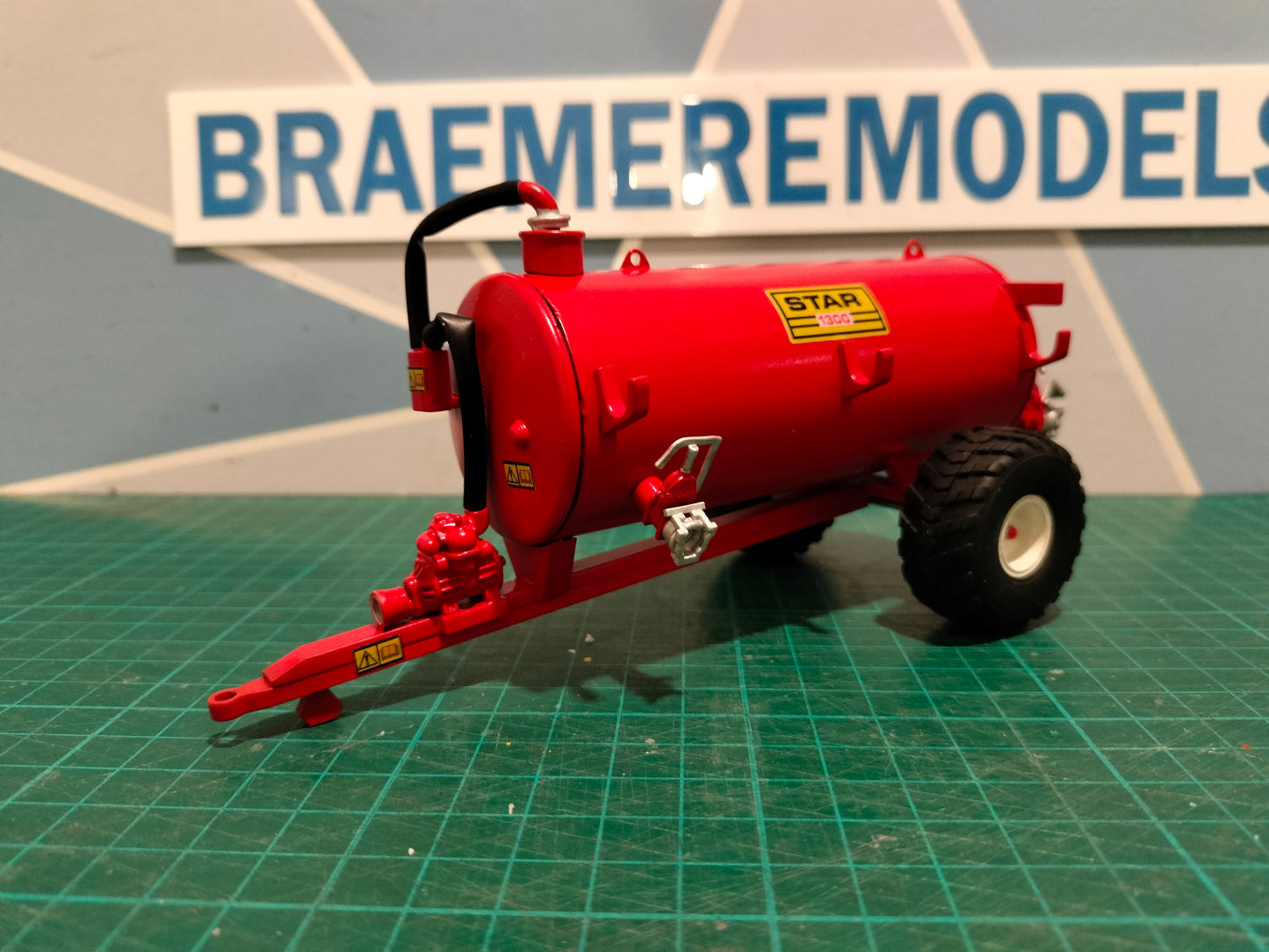 1:32 Star 1300G Slurry Tanker Model Kit