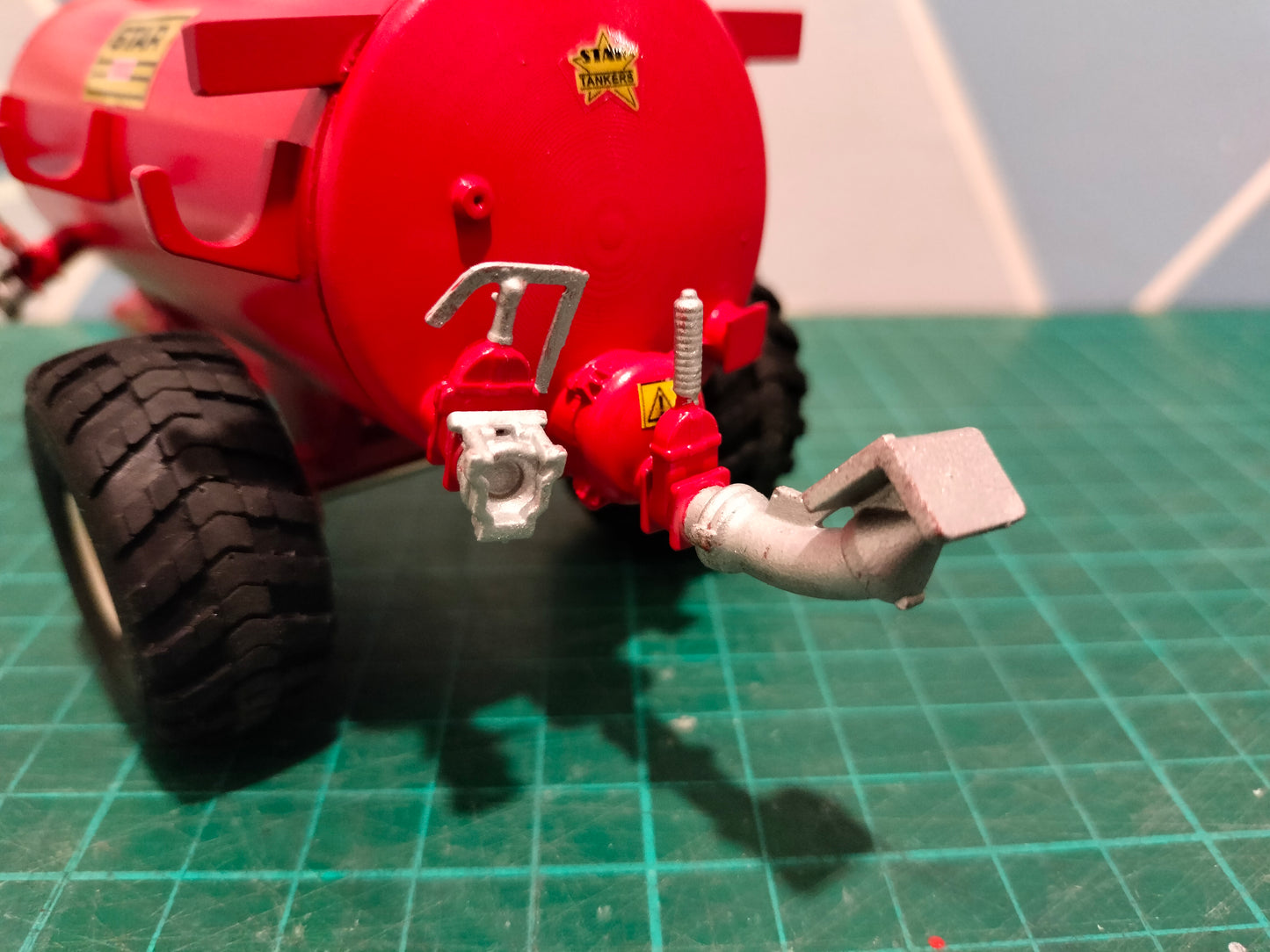 1:32 Star 1300G Slurry Tanker Model Kit