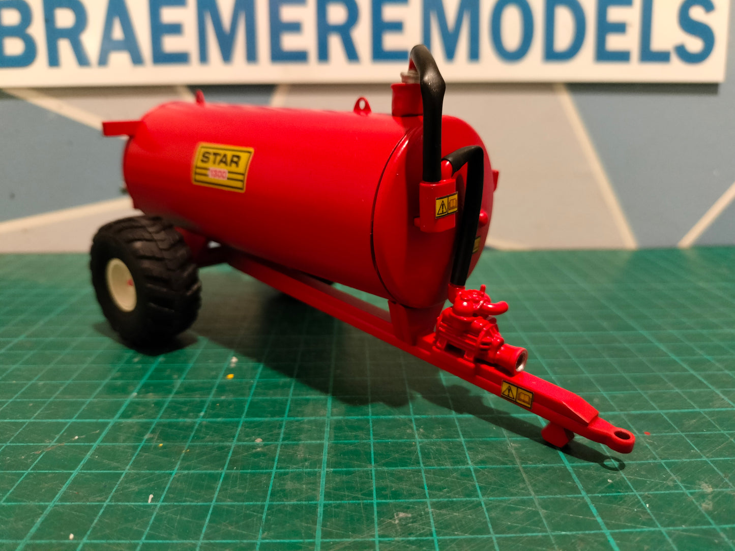 1:32 Star 1300G Slurry Tanker Model Kit