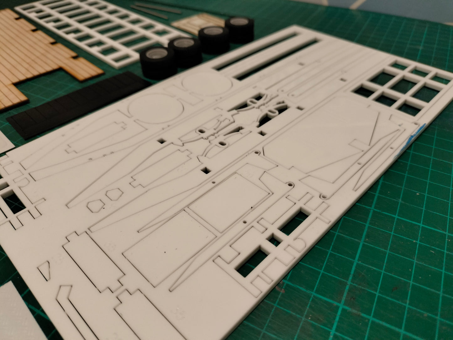 1:32 Chieftain Tandem Axle Low Loader Model Kit