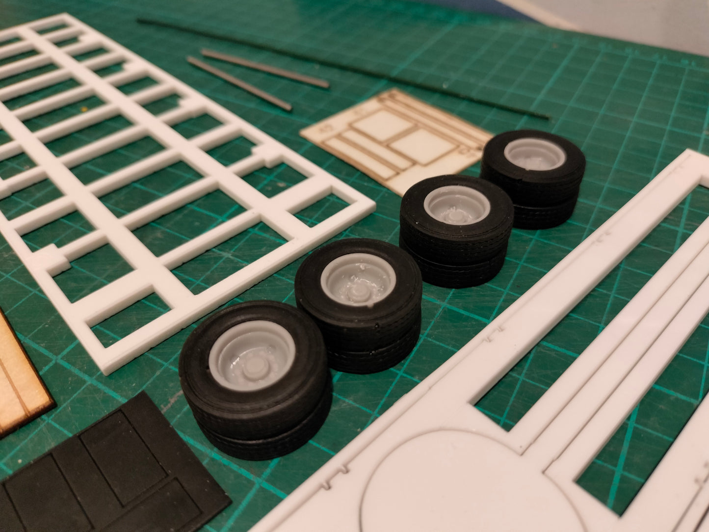 1:32 Chieftain Tandem Axle Low Loader Model Kit