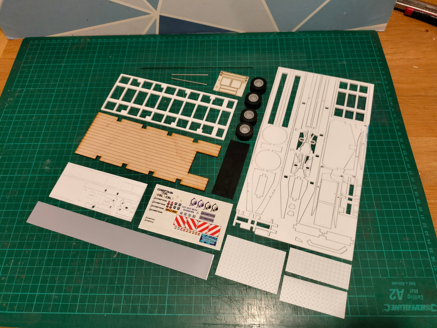 1:32 Chieftain Tandem Axle Low Loader Model Kit