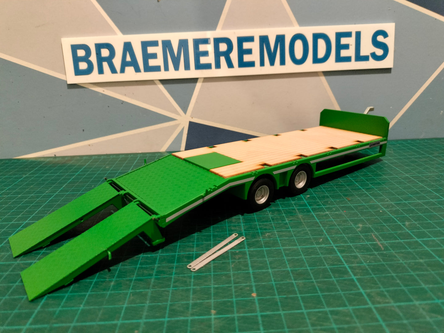 1:32 Chieftain Tandem Axle Low Loader Model Kit