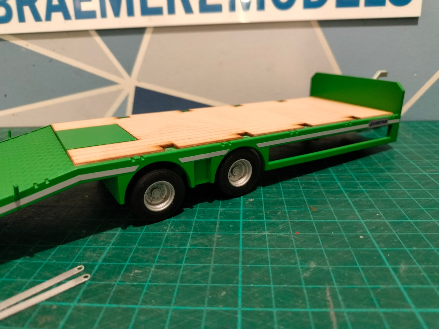 1:32 Chieftain Tandem Axle Low Loader Model Kit