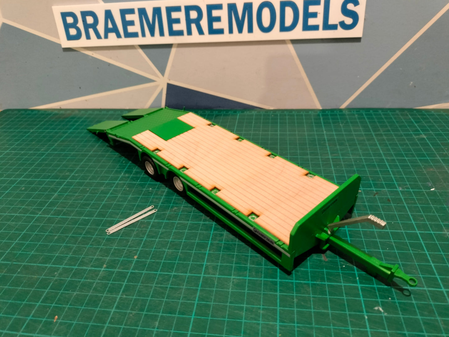 1:32 Chieftain Tandem Axle Low Loader Model Kit