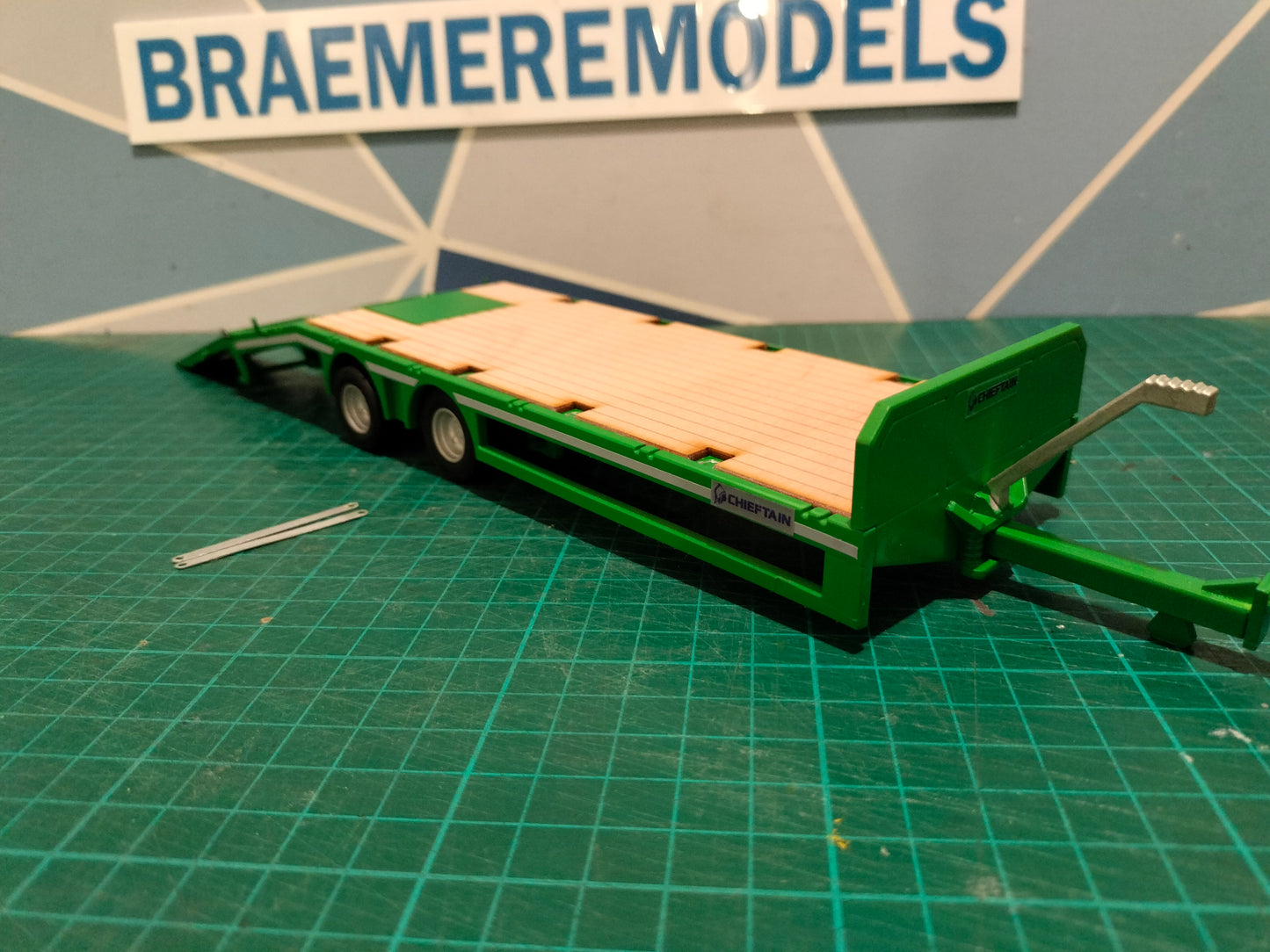 1:32 Chieftain Tandem Axle Low Loader Model Kit