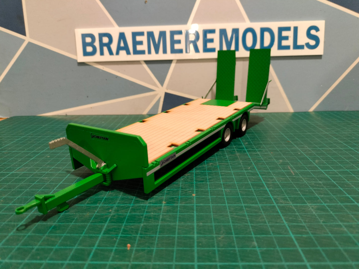 1:32 Chieftain Tandem Axle Low Loader Model Kit