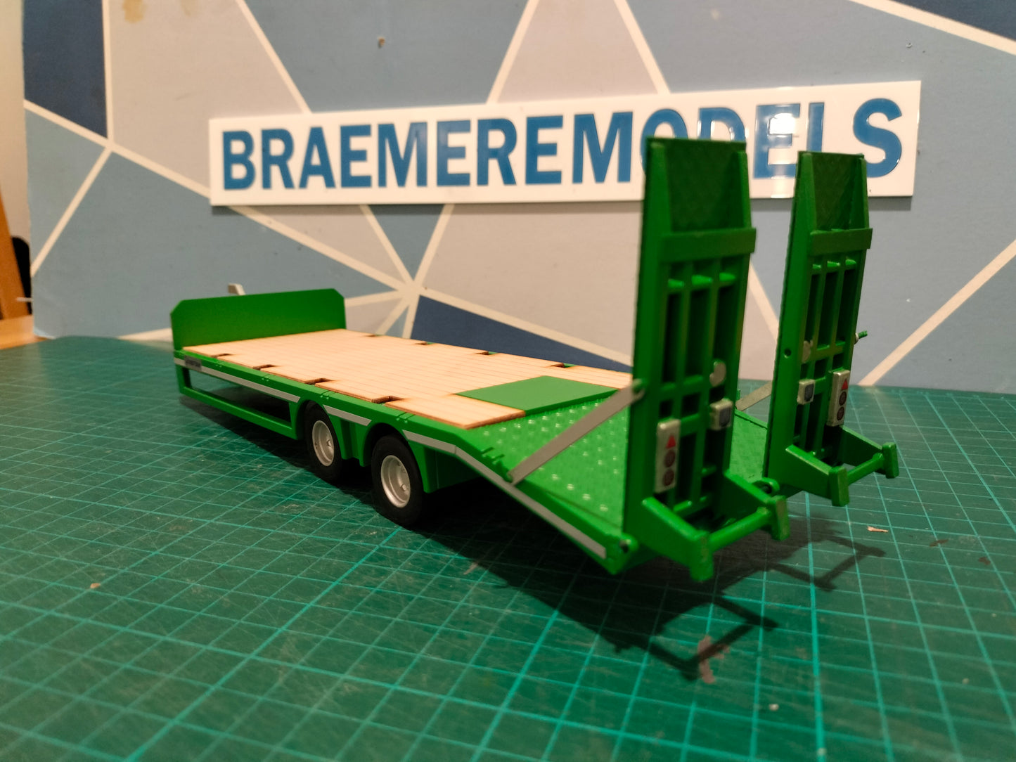 1:32 Chieftain Tandem Axle Low Loader Model Kit