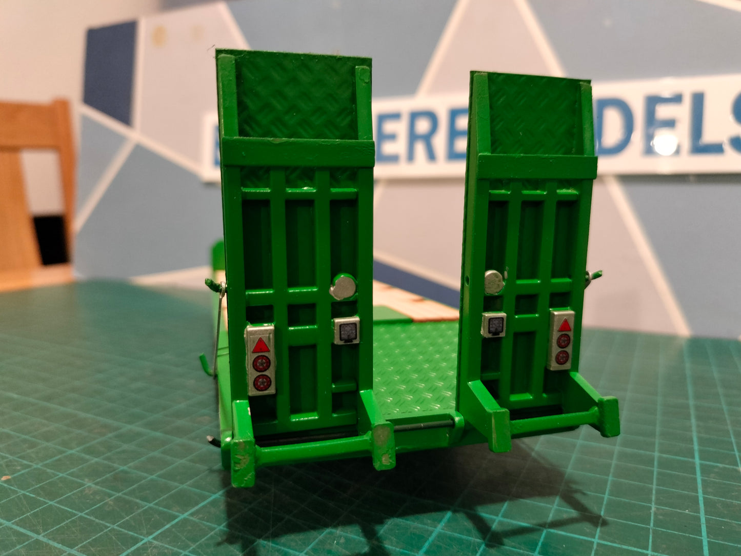 1:32 Chieftain Tandem Axle Low Loader Model Kit