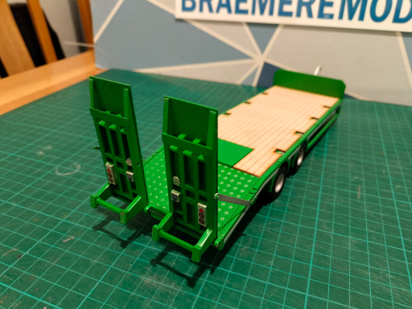 1:32 Chieftain Tandem Axle Low Loader Model Kit