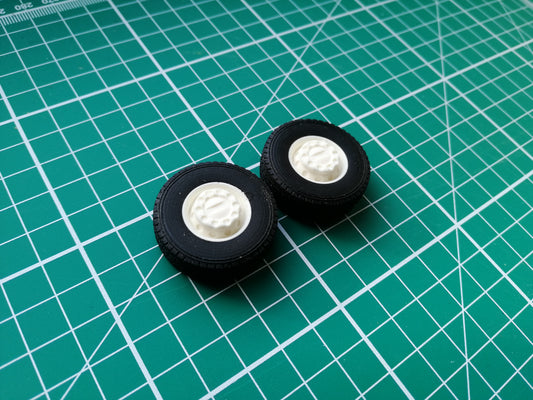 Wheels - 32mm HGV Front Tyres - 1:32 Scale 315/80R22.5