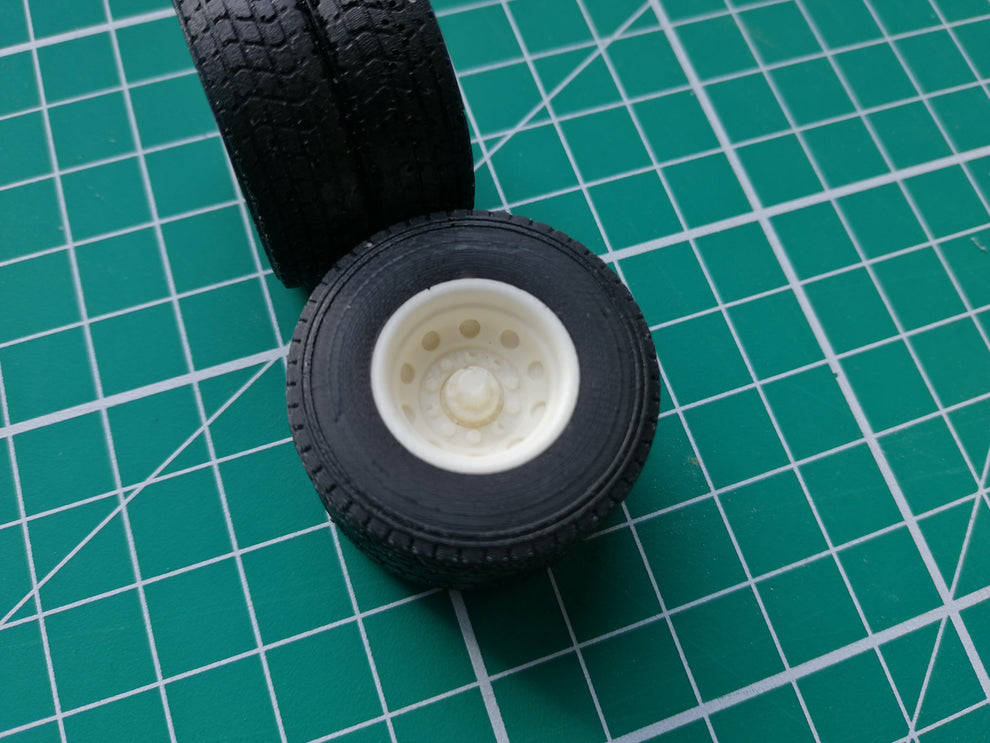 Wheels - 32mm HGV Rear Tyres - 1:32 Scale 315/80R22.5 – braemeremodels