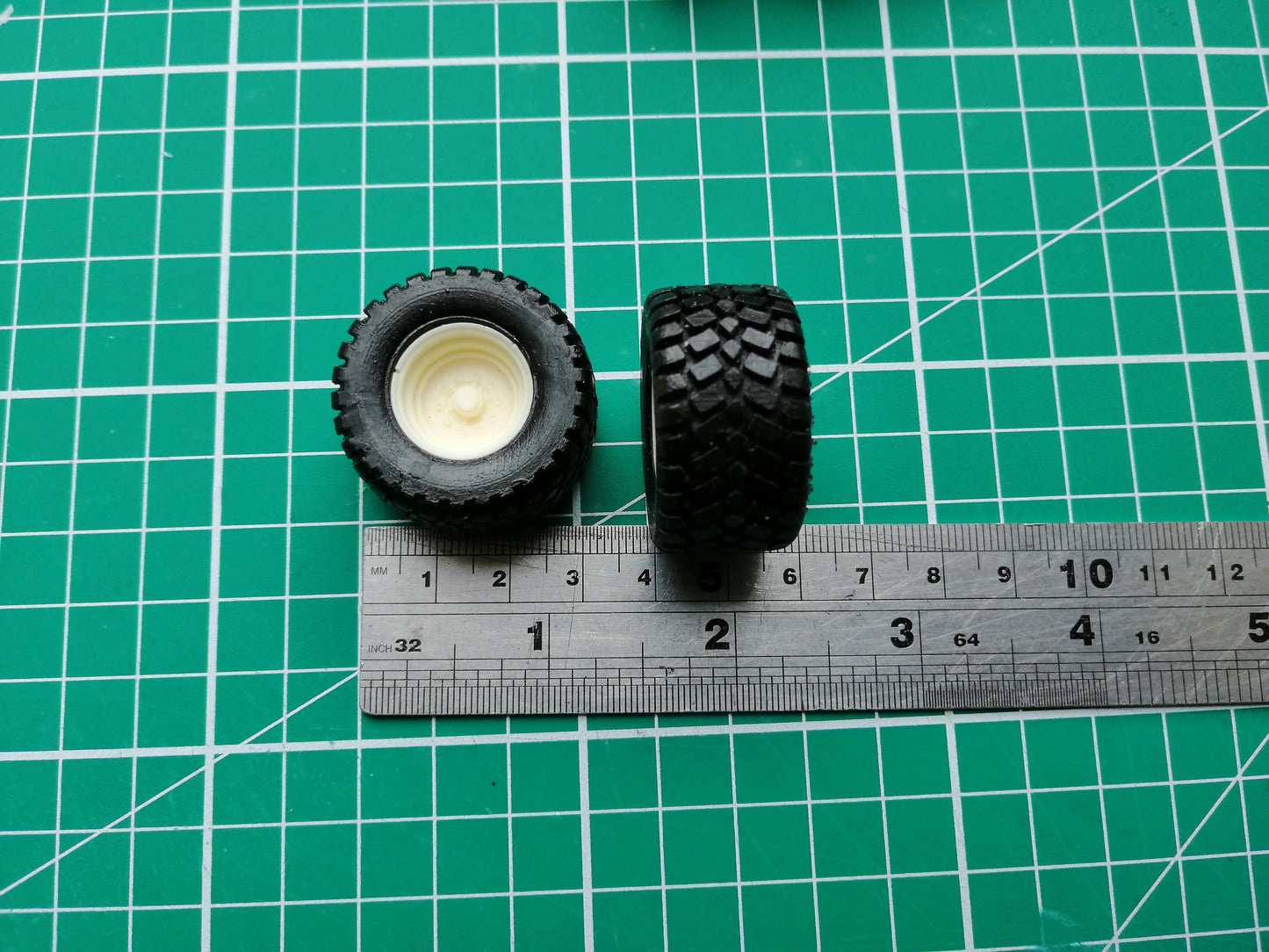 Wheels - 34mm Floatation Tyres - 1:32 Scale 560/45R22.5