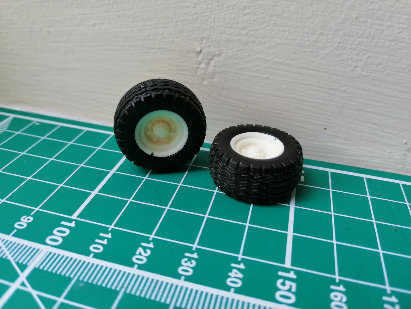 Wheels - 25mm Implement Tyres - 1:32 Scale 12.5/80-15.3