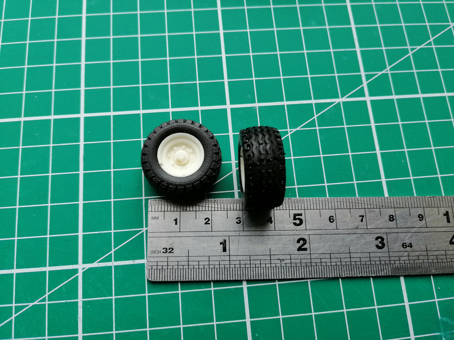 Wheels - 25mm Implement Tyres - 1:32 Scale 12.5/80-15.3