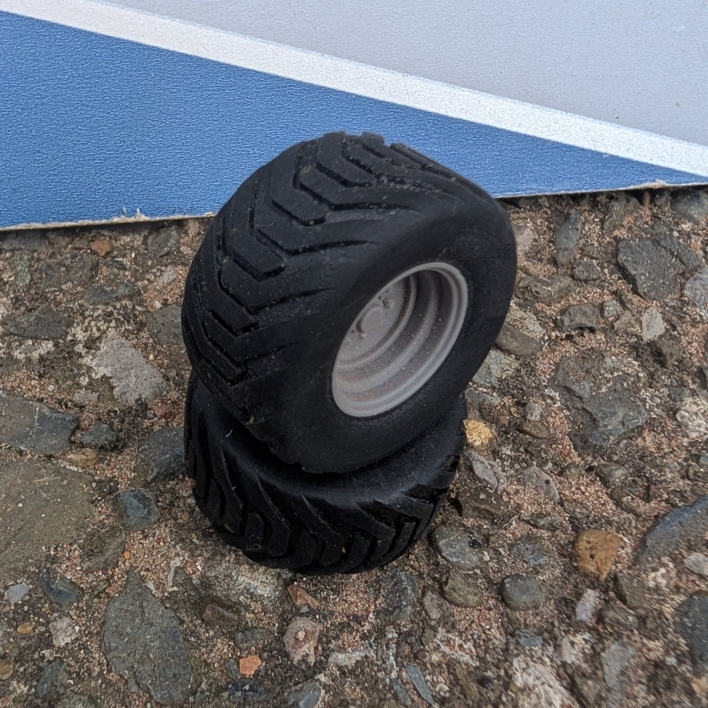 Wheels - 34mm Floatation Cross Tyres - 1:32 Scale 560/45R22.5