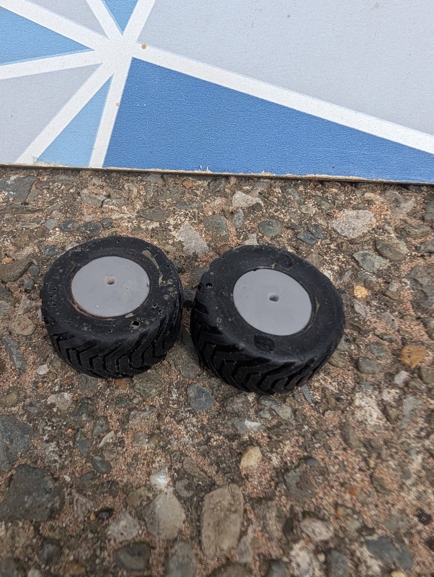 Wheels - 34mm Floatation Cross Tyres - 1:32 Scale 560/45R22.5