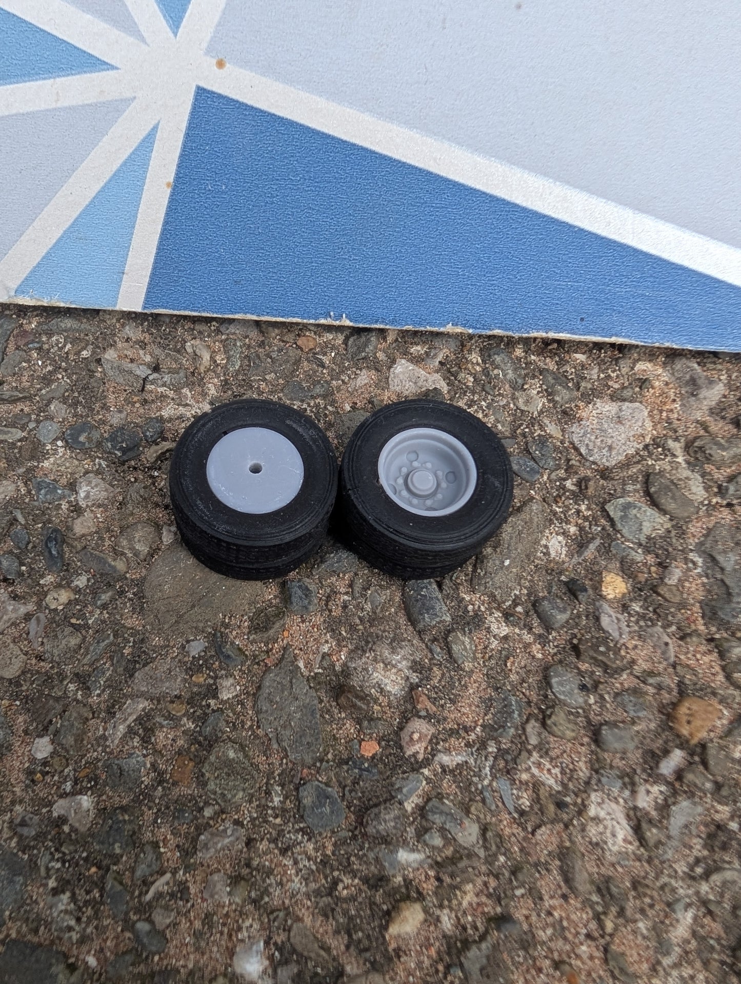 Wheels - 24mm Dual Tyres - 1:32 Scale 215/75R17.5