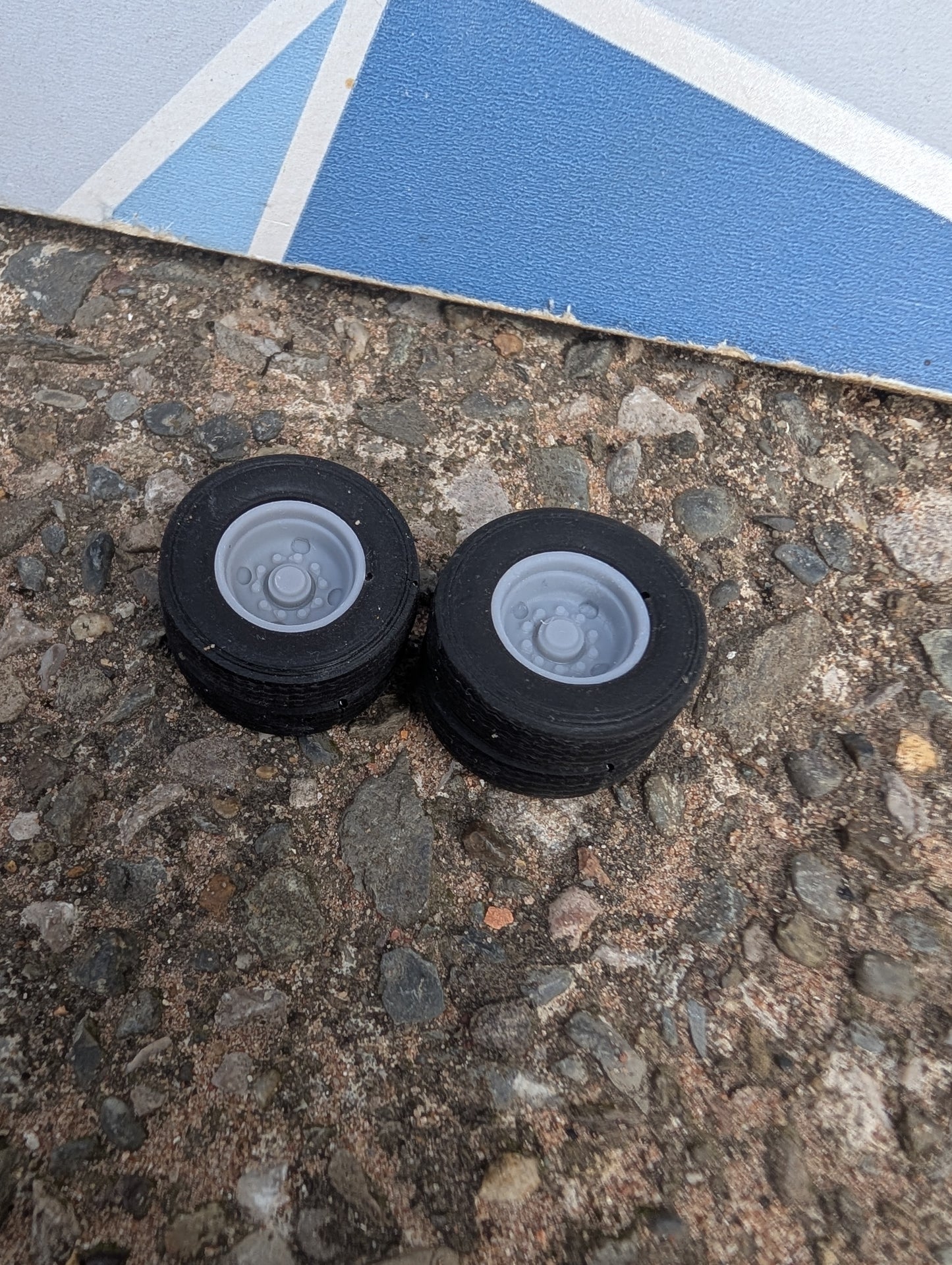 Wheels - 24mm Dual Tyres - 1:32 Scale 215/75R17.5