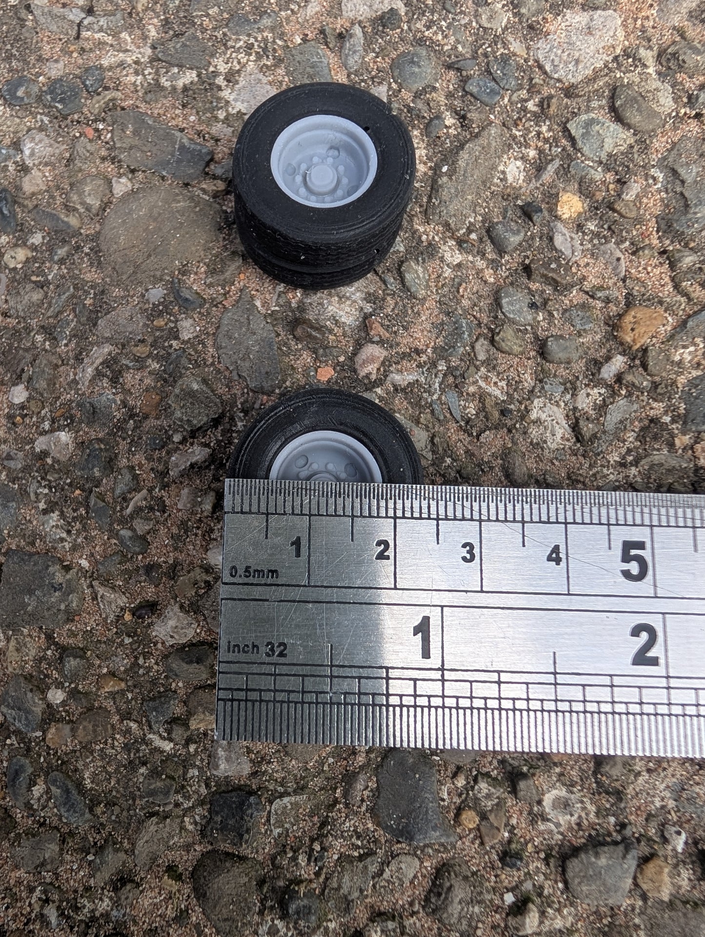 Wheels - 24mm Dual Tyres - 1:32 Scale 215/75R17.5