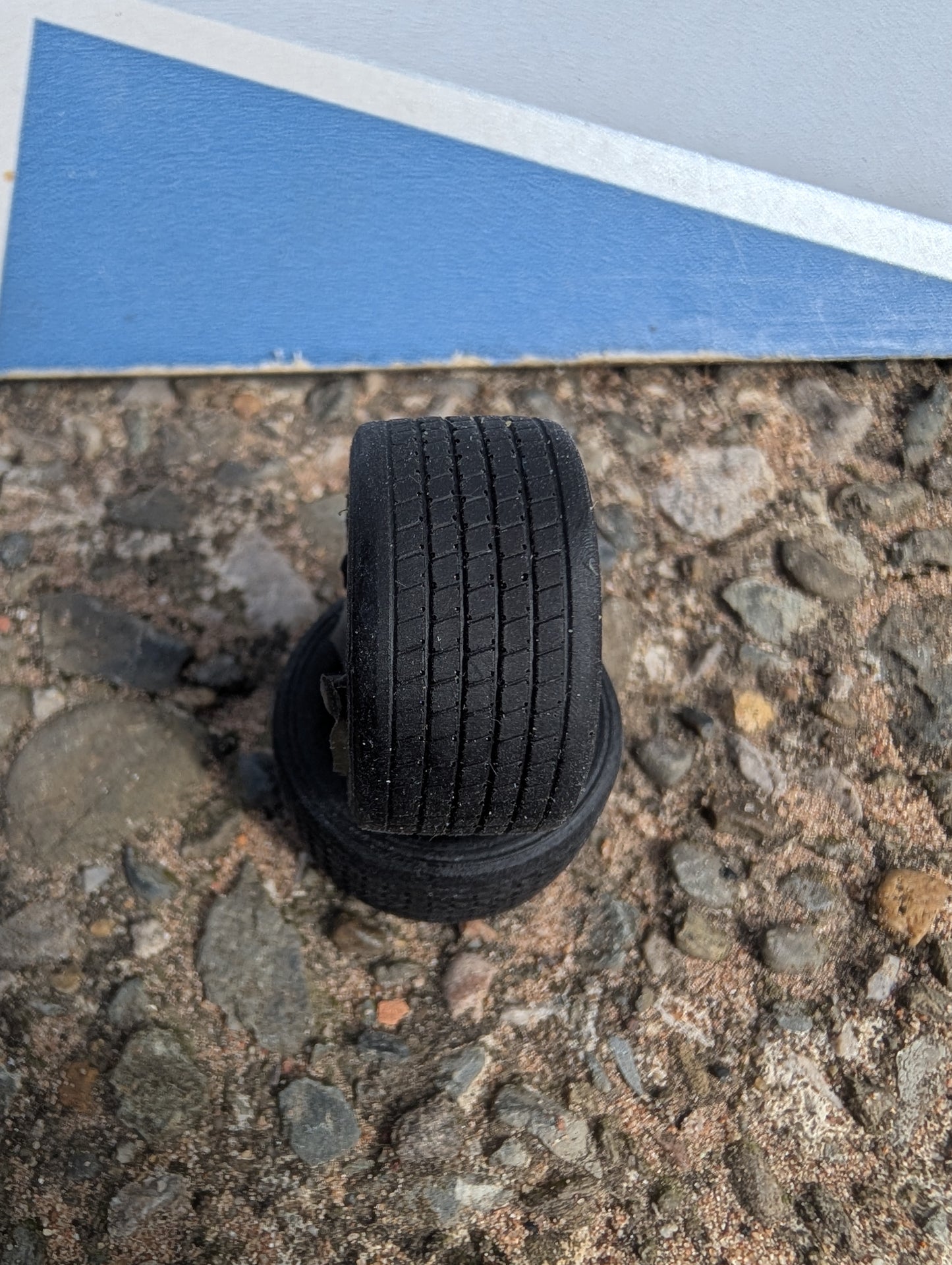 Wheels - 28mm Midi Super Single Tyres - 1:32 Scale 445/45R19.5