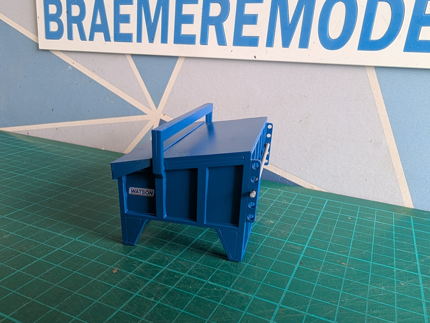 1:32 Calf Creep Feeder Model Kit