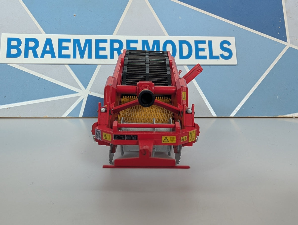 1:32 Grimme CS150 Destoner Model Kit