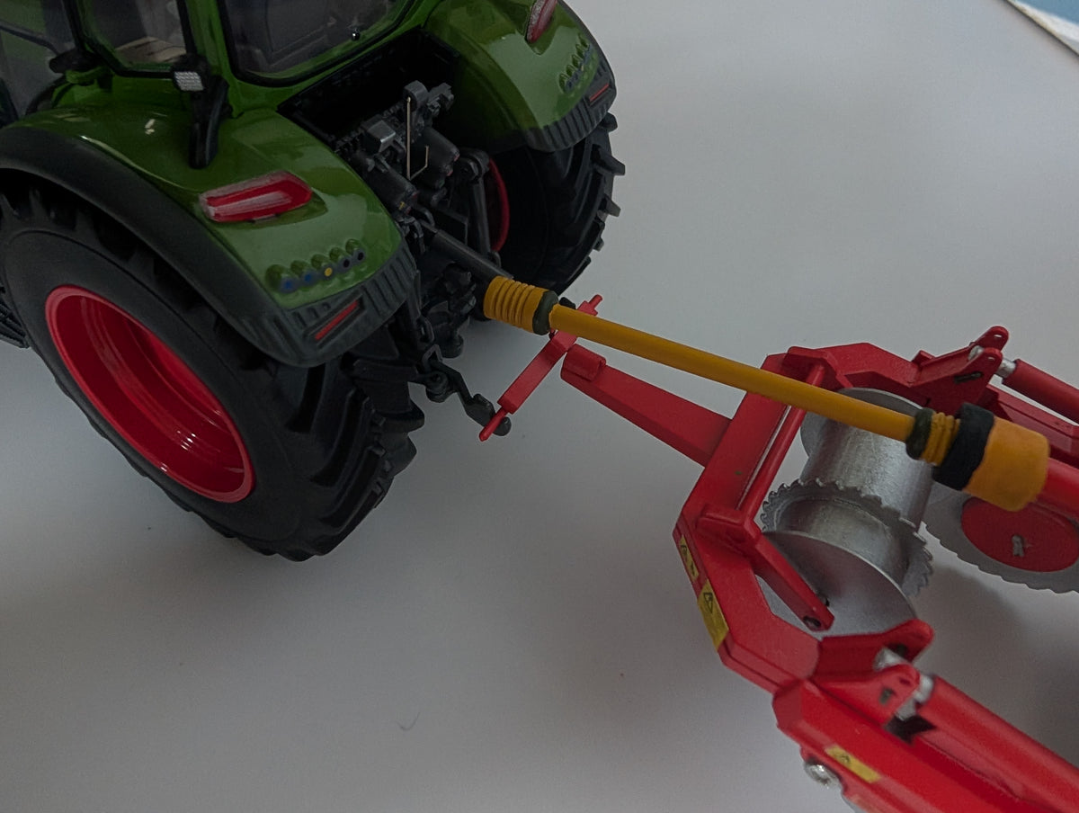 1:32 Grimme CS150 Destoner Model Kit