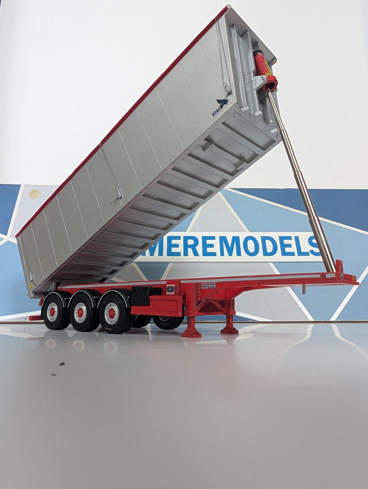 1:32 STAS Agrostar Bulk Tipping Trailer Model Kit