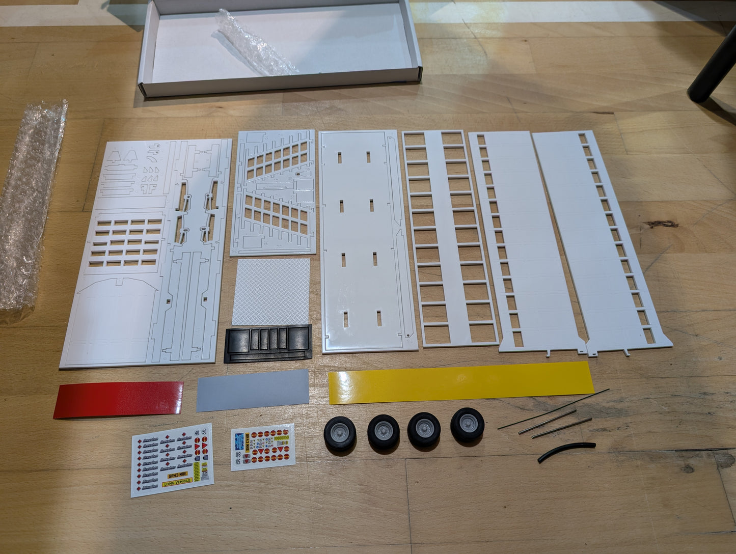 1:32 Broughan Livestock Cattle Trailer Model Kit
