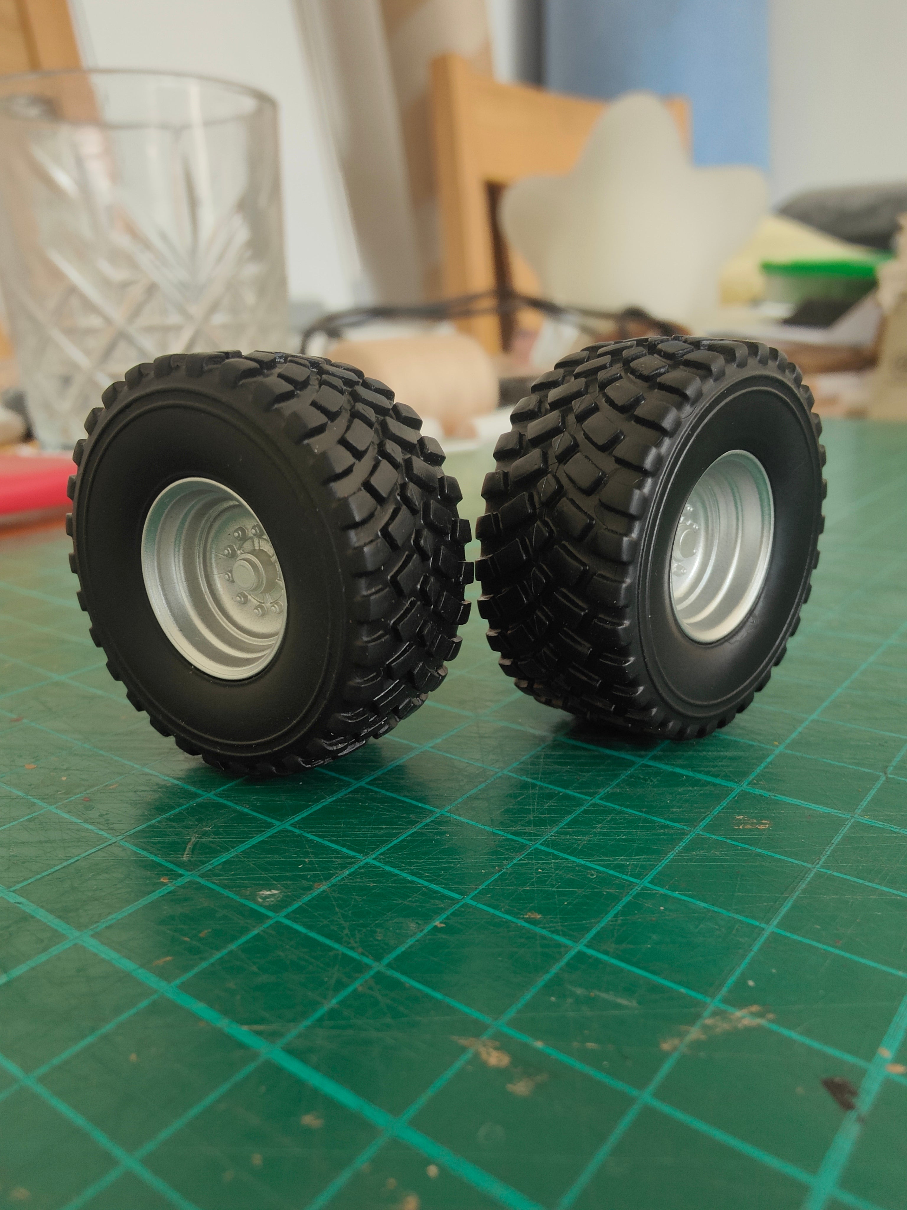 Rc Floaters Rims Wheels - 38mm Floatation Tyres - 1:32 Scale 560/60R22.5 – braemeremodels