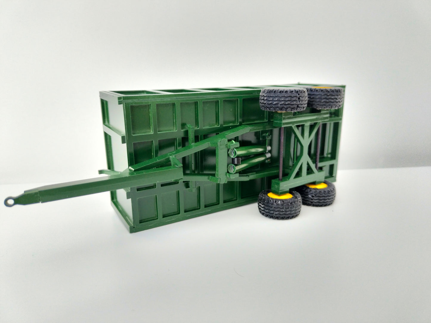 1:32 Classic Grain Tipping Trailer Model Kit