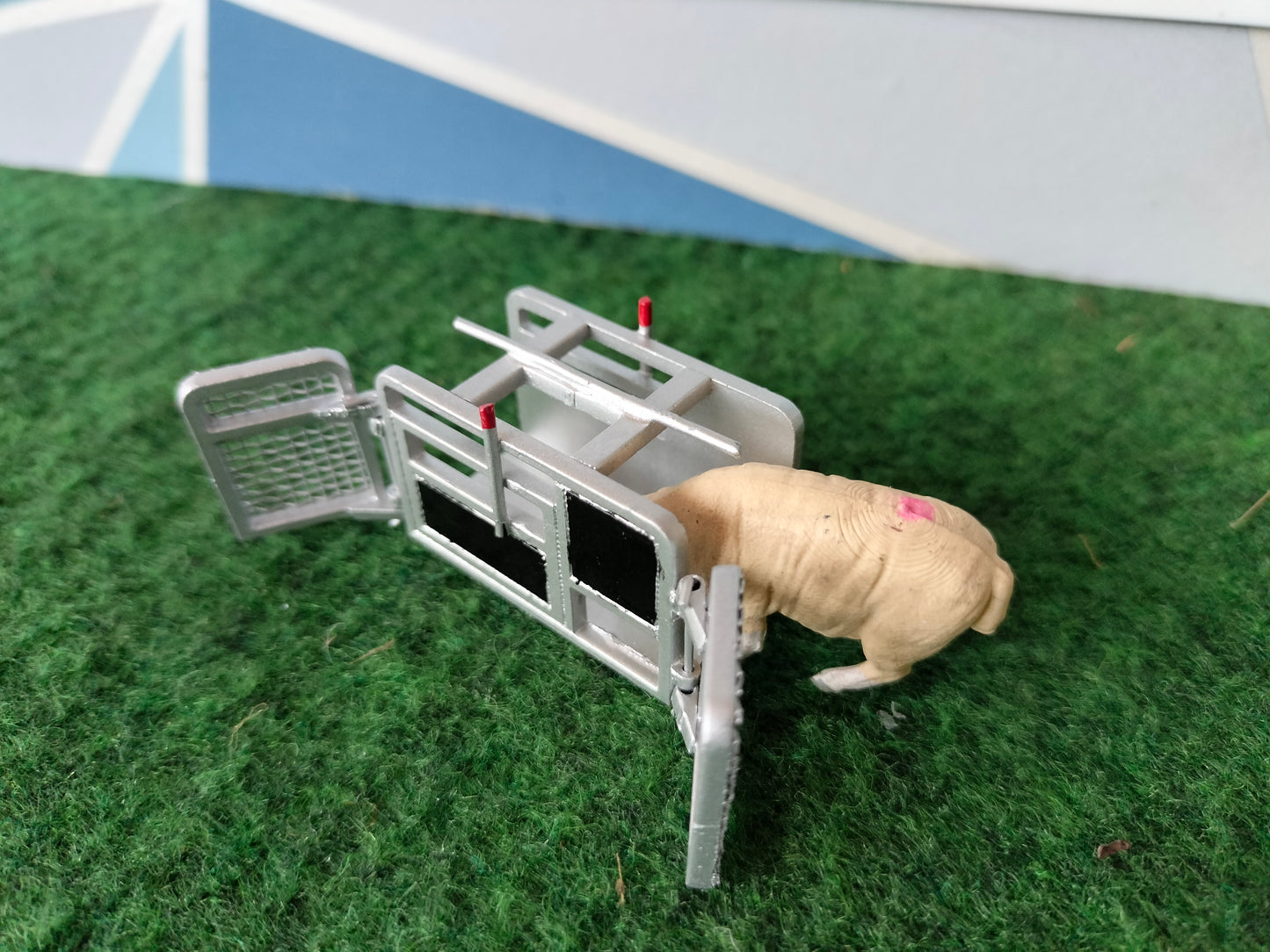 1:32 Sheep Diorama Accessory Kits Weigh Crate Quad Trailer Lamb Creep Feeder