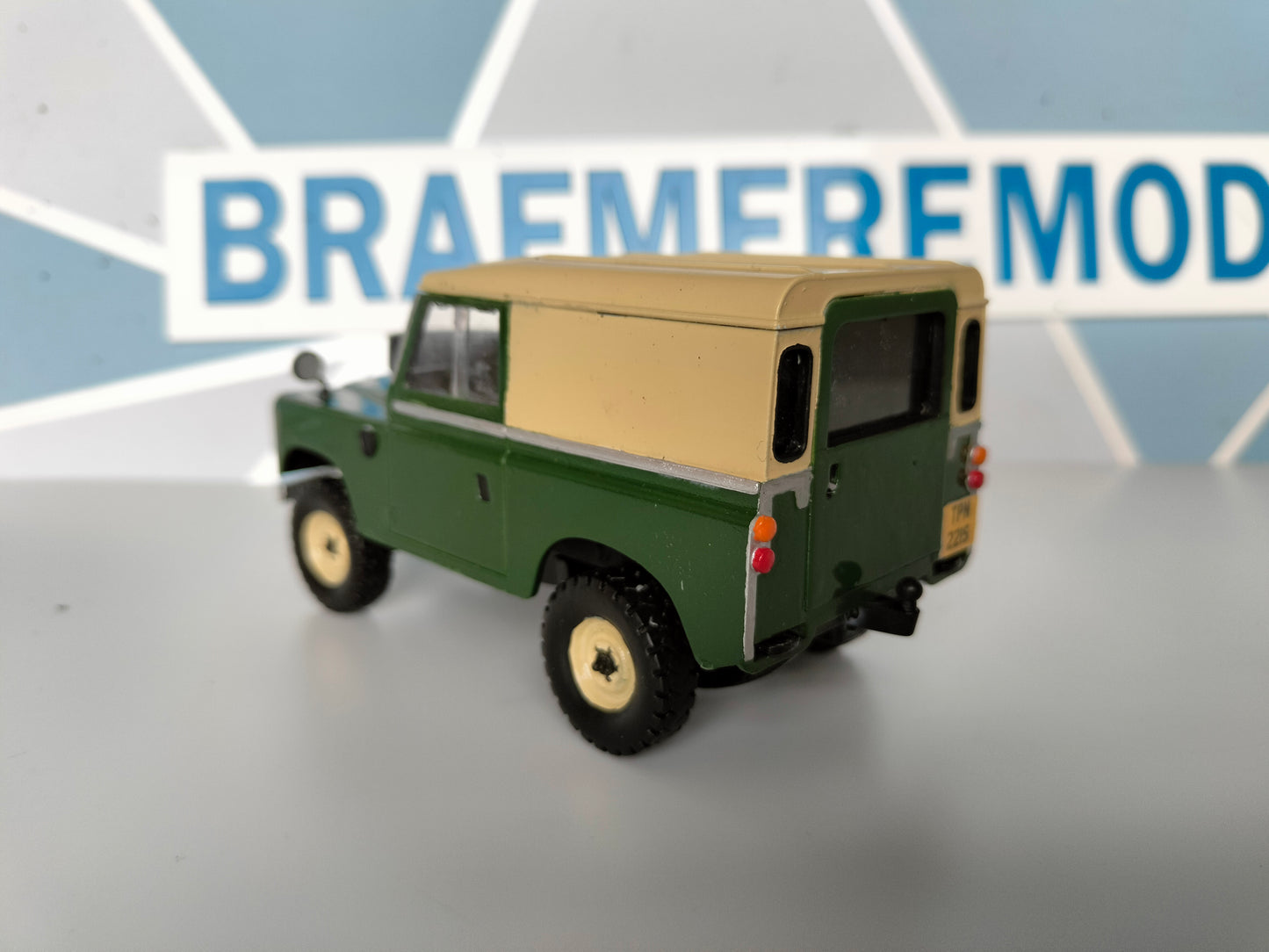 1:32 Britains SWB Series Land Rover Enhancement Kit - Hardtop Roof