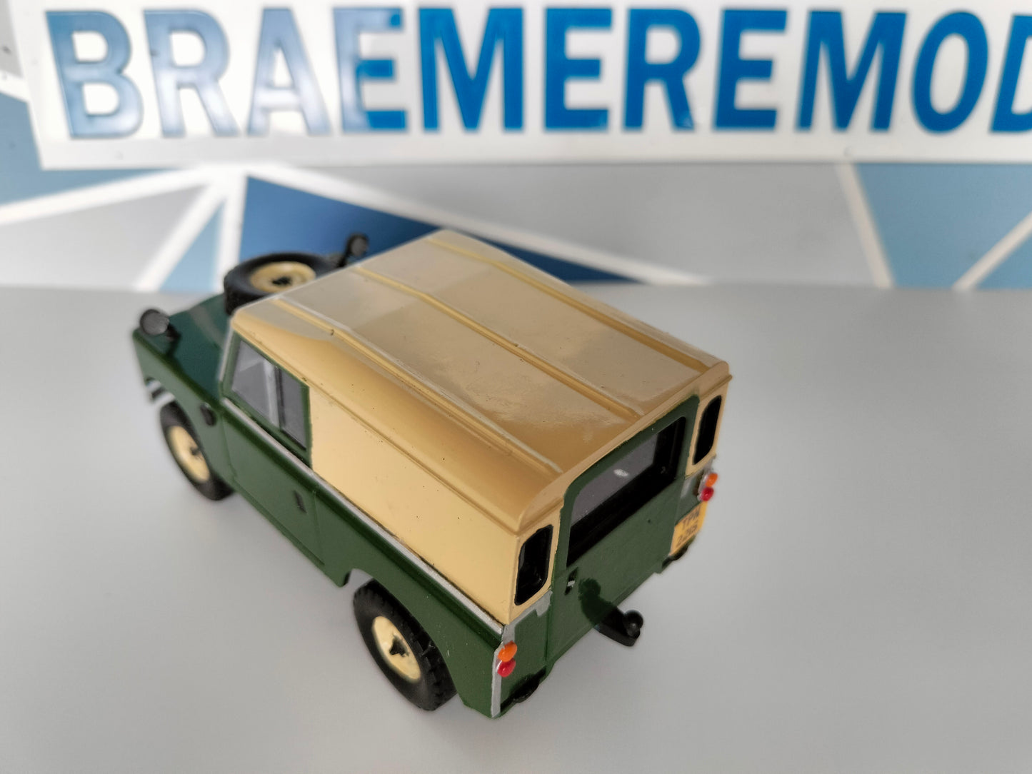 1:32 Britains SWB Series Land Rover Enhancement Kit - Hardtop Roof