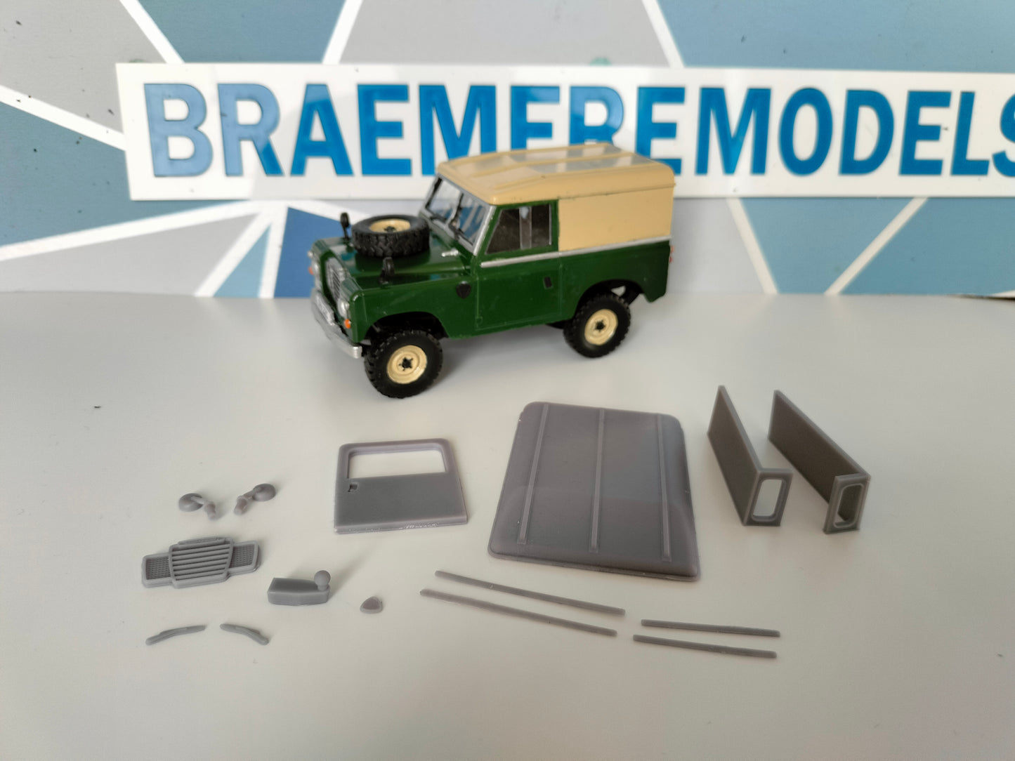 1:32 Britains SWB Series Land Rover Enhancement Kit - Hardtop Roof